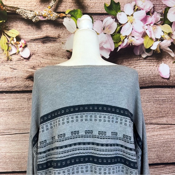 SOLD 🛍️ Cg.l.Cg Women’s Cotton Grey Printed Knit Sweater Tunic Plus 3X - Picture 4 of 7